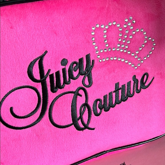 Juicy Couture Pink Velour Travel Cosmetic Bag set - Picture 3 of 13
